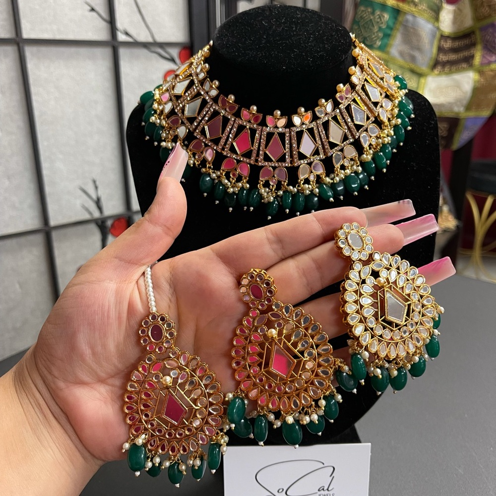 NEW SHEESHA COLLECTION- Necklace Earring & Tikka - Picture 4 of 4